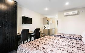 Quality Suites Amore